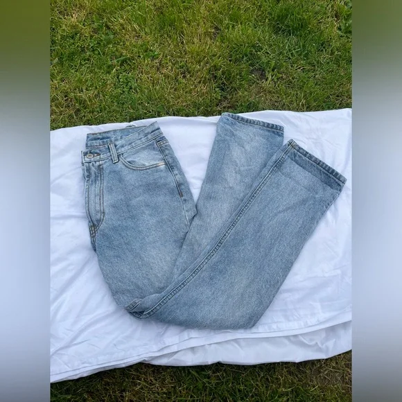 Brandy Melville / John Galt light wash straight leg denim jeans! WOMEN SIZE M - Picture 1 of 4